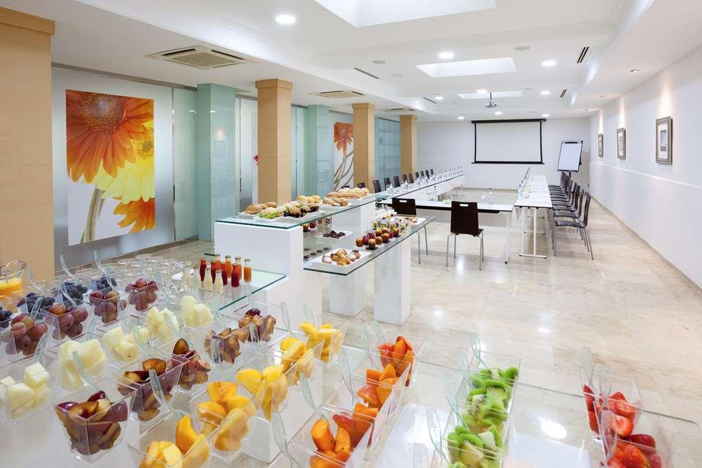 Отель Barcelo Margaritas Royal Level Adults Only Плайя-дель-Инглес Удобства фото